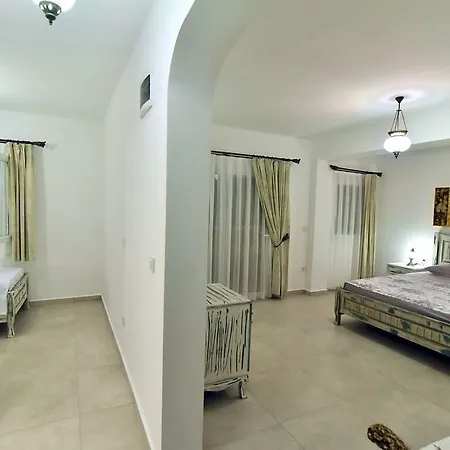 Bahama Art Hotel 3*