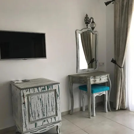 Bahama Art Hotel