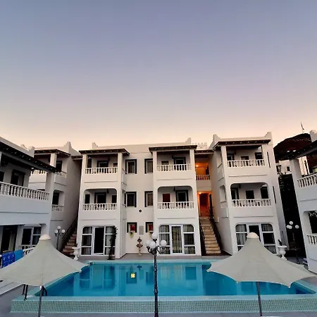 酒店 Bahama Art 3*