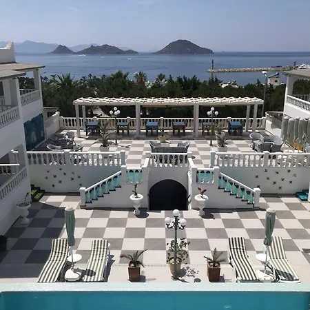 Bahama Art Hotel